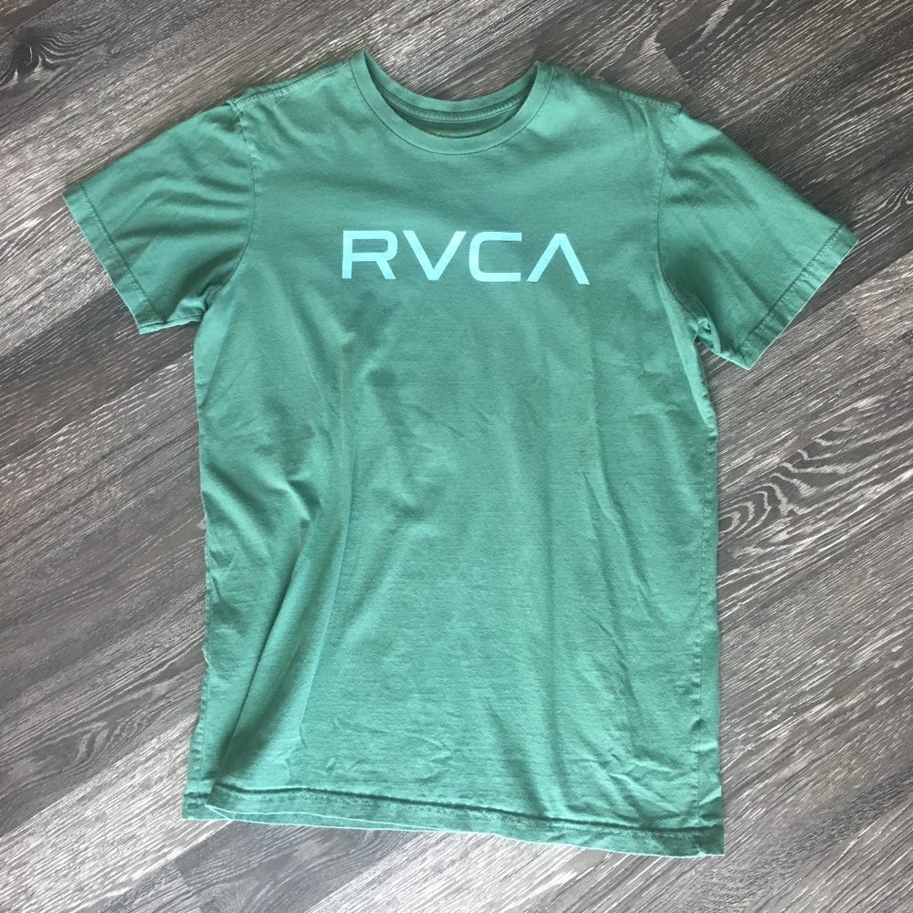 Medium green men's RVCA t shirt